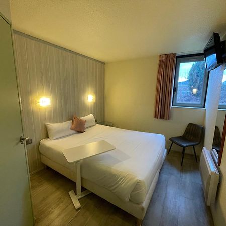 Brit Hotel Шамбери Екстериор снимка