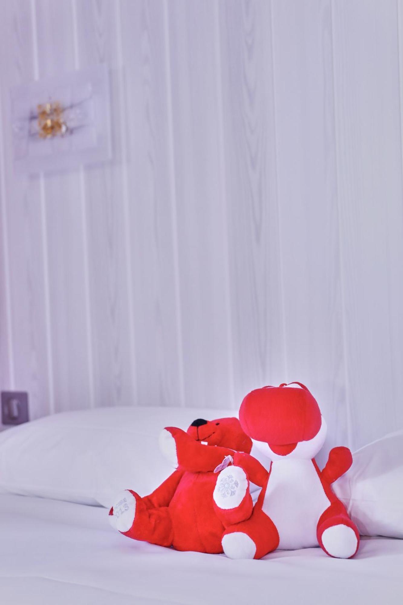 Brit Hotel Шамбери Екстериор снимка