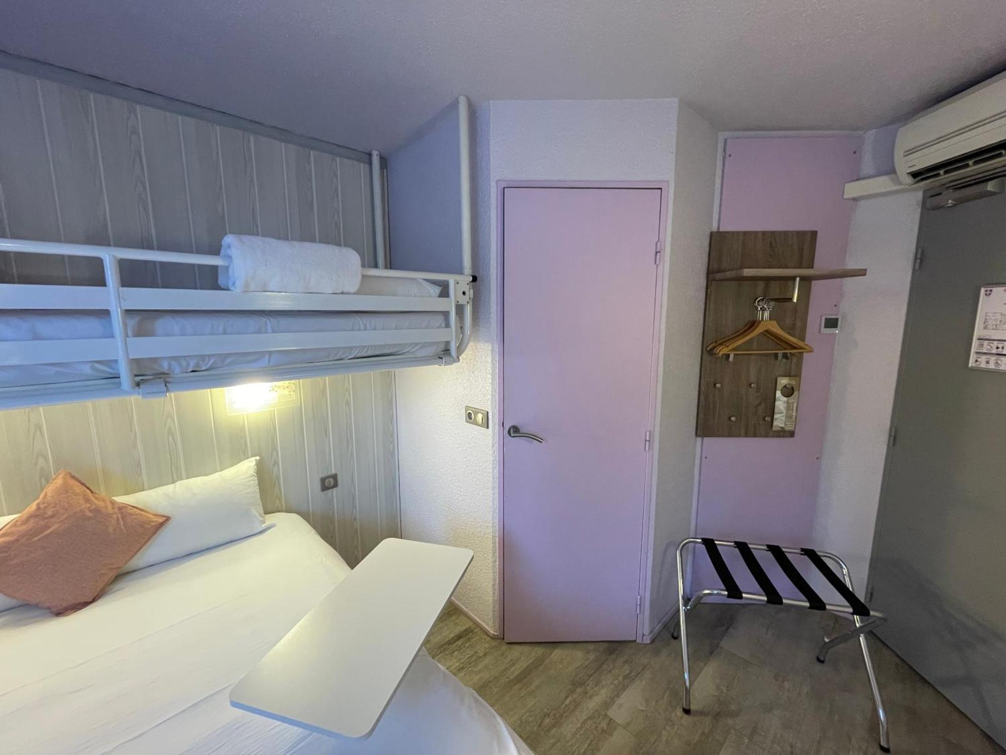 Brit Hotel Шамбери Екстериор снимка